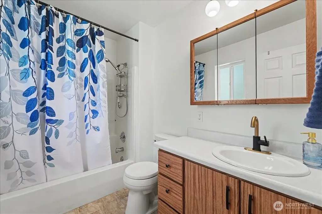 215 San Remo Lane Chelan WA 98816