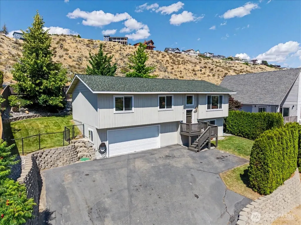 215 San Remo Lane Chelan WA 98816
