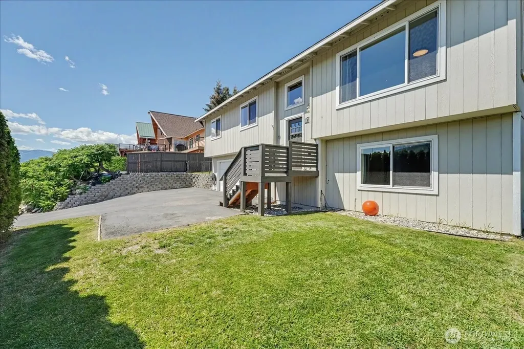 215 San Remo Lane Chelan WA 98816