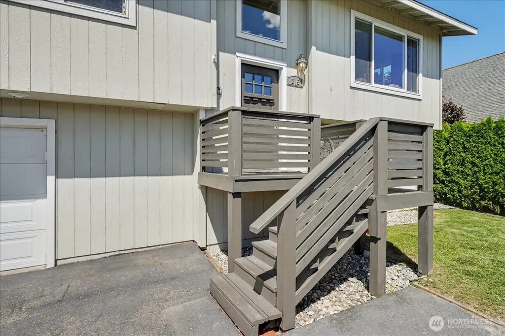 215 San Remo Lane Chelan WA 98816