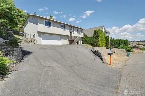 215 San Remo Lane Chelan WA 98816