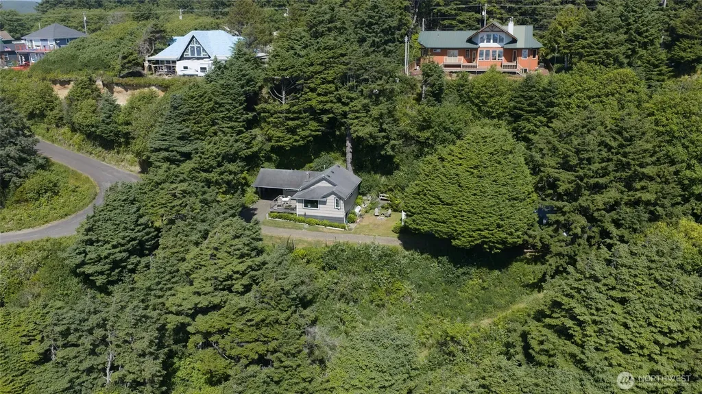 17 Sunset Street Moclips WA 98562