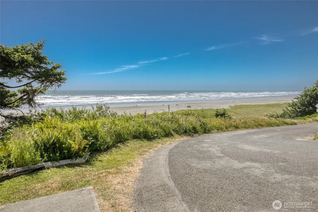 17 Sunset Street Moclips WA 98562