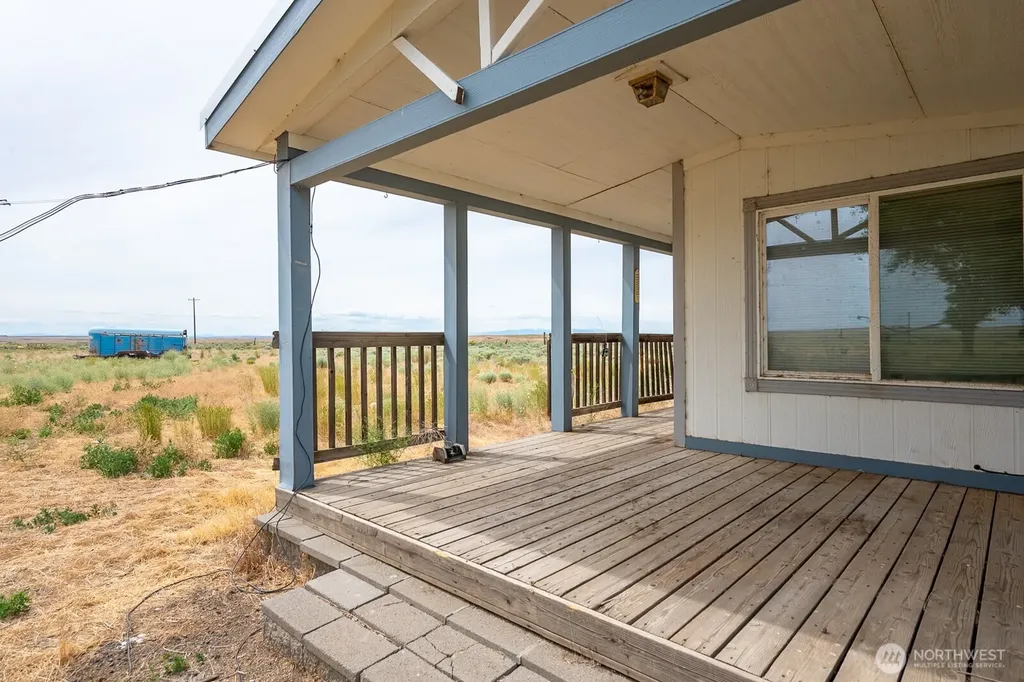 653 Road O NE Coulee City WA 99115