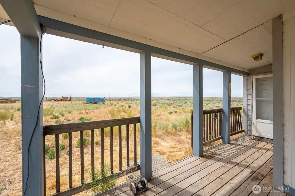 653 Road O NE Coulee City WA 99115