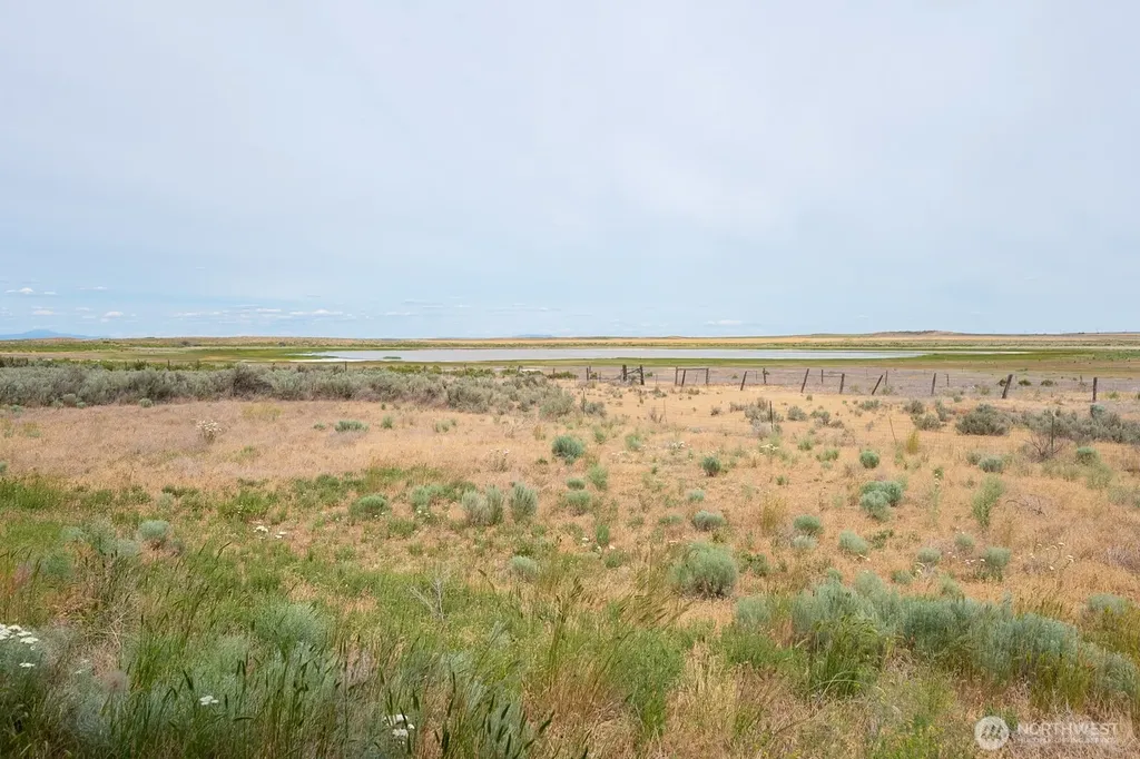 653 Road O NE Coulee City WA 99115
