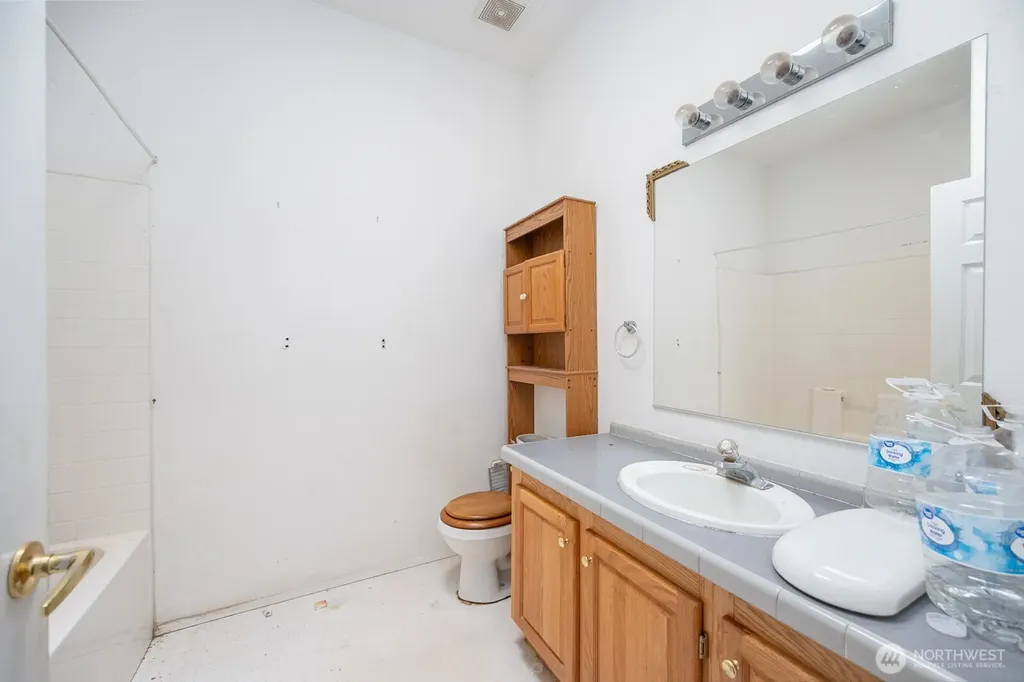 653 Road O NE Coulee City WA 99115
