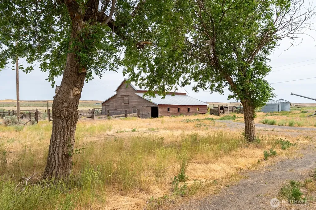 653 Road O NE Coulee City WA 99115
