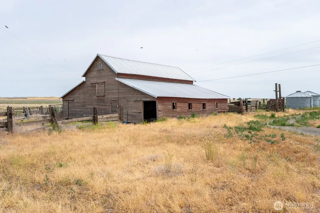 653 Road O NE Coulee City WA 99115