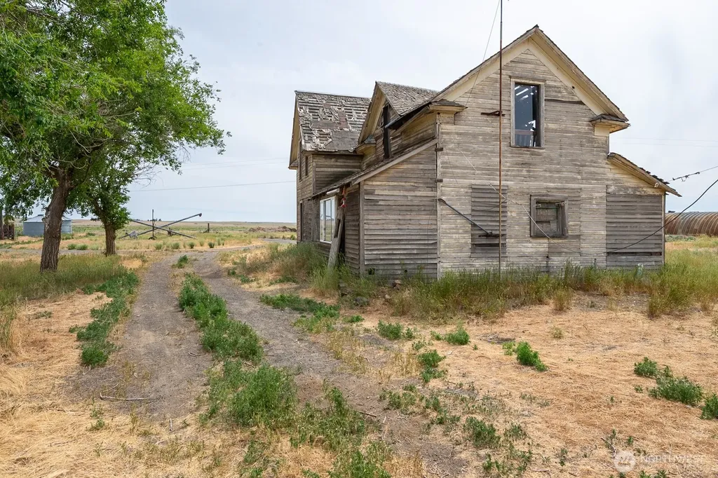 653 Road O NE Coulee City WA 99115
