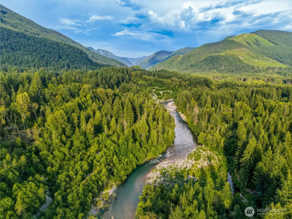 76135 NE 122nd Street Skykomish WA 98288