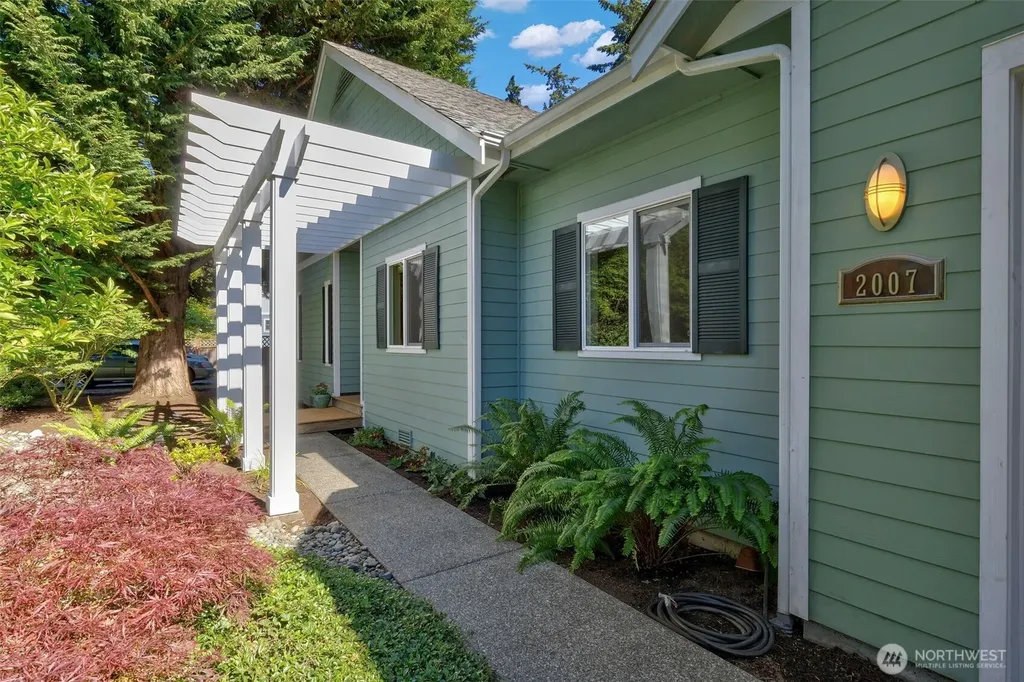2007 NE Dingley Road Bainbridge Island WA 98110