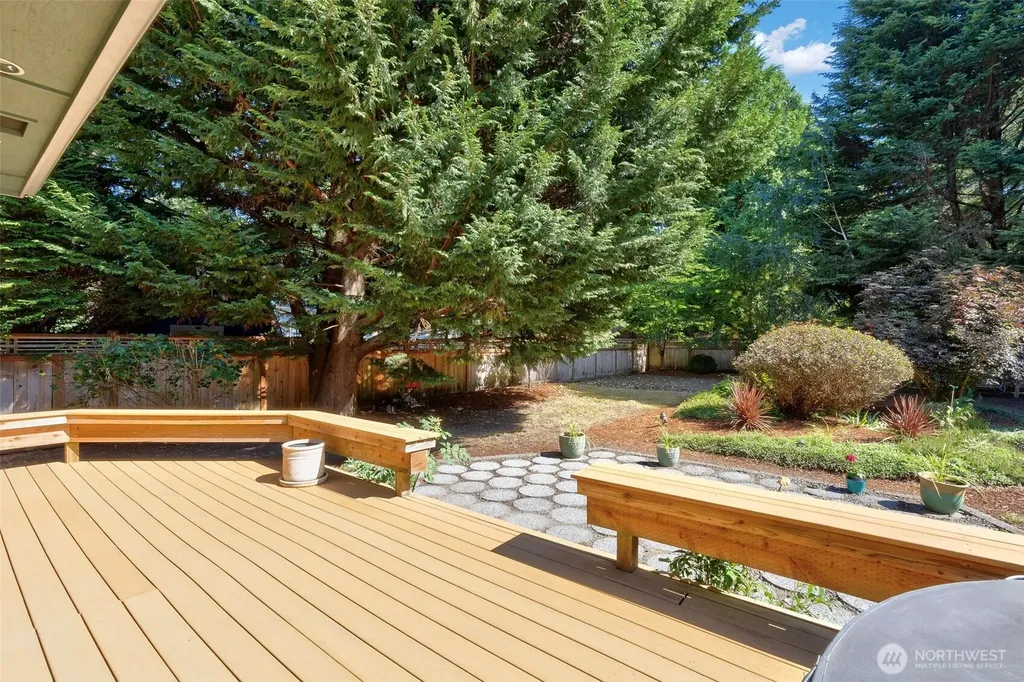2007 NE Dingley Road Bainbridge Island WA 98110