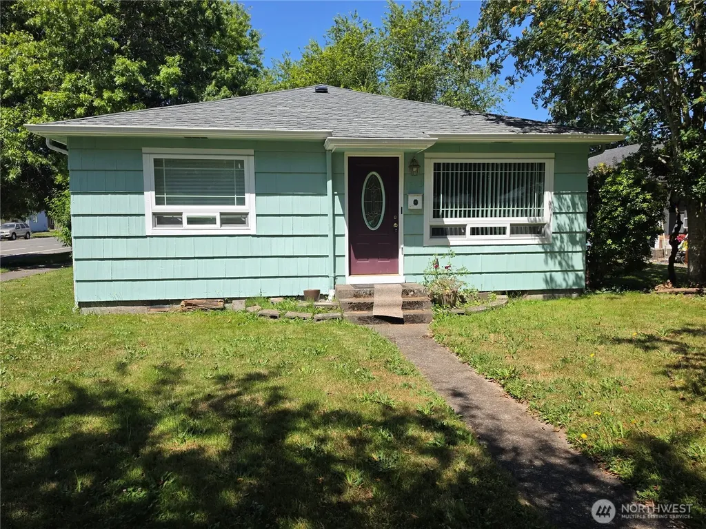 1305 8th Avenue Longview WA 98632