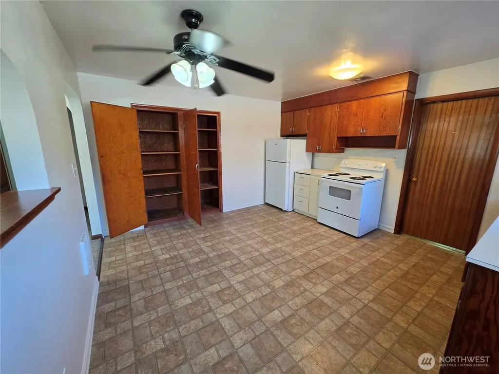 1305 8th Avenue Longview WA 98632