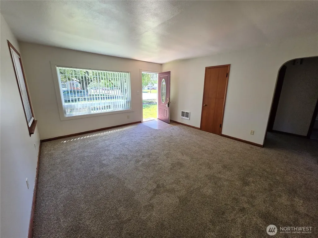 1305 8th Avenue Longview WA 98632