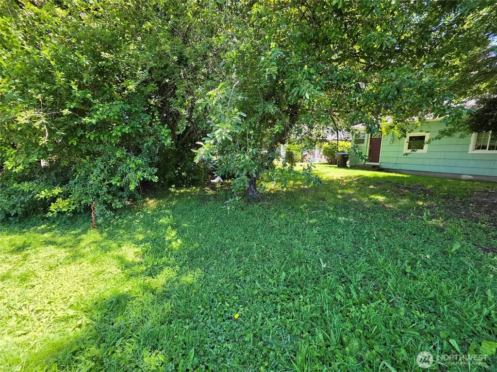 1305 8th Avenue Longview WA 98632