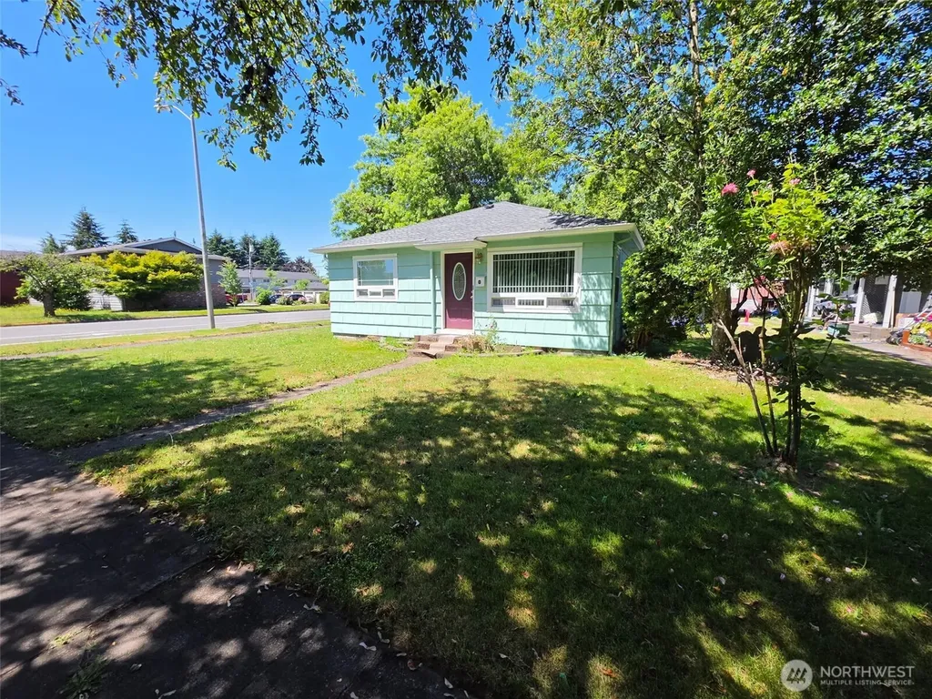 1305 8th Avenue Longview WA 98632