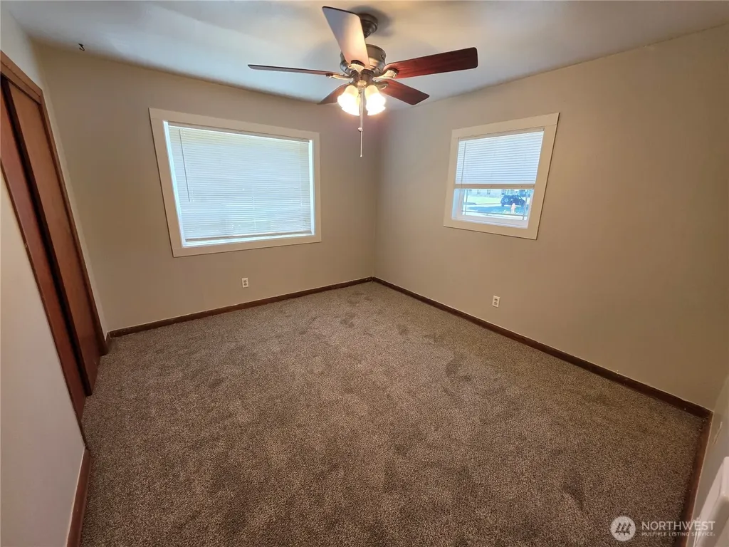 1305 8th Avenue Longview WA 98632