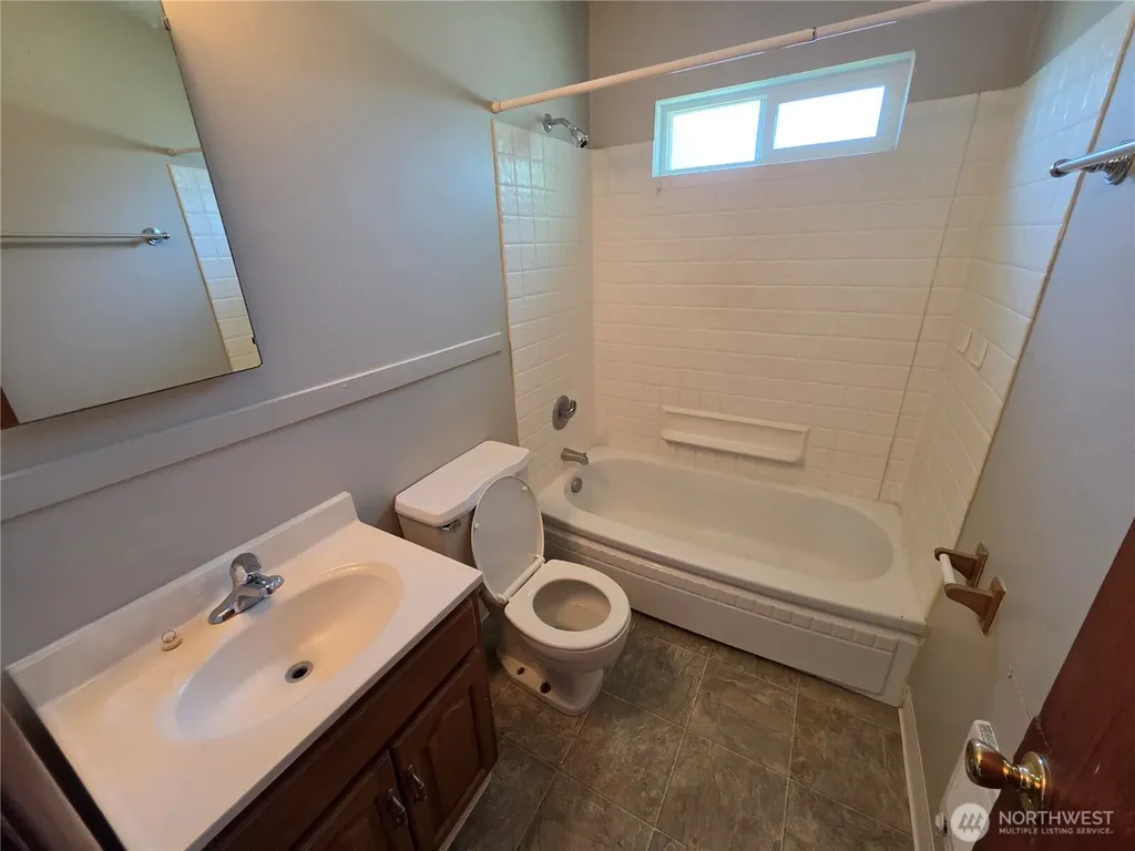 1305 8th Avenue Longview WA 98632