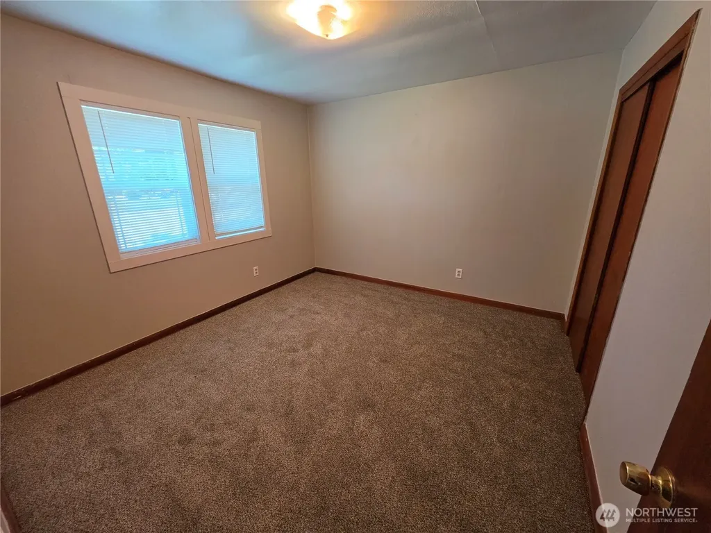 1305 8th Avenue Longview WA 98632