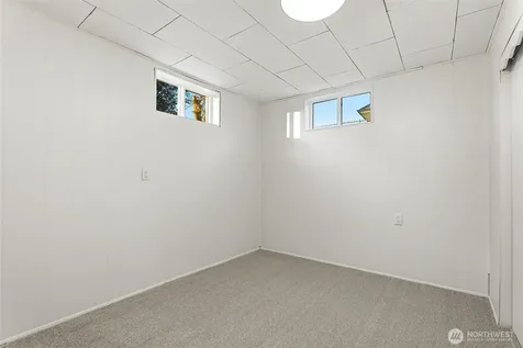 924 E 57th Street Tacoma WA 98404