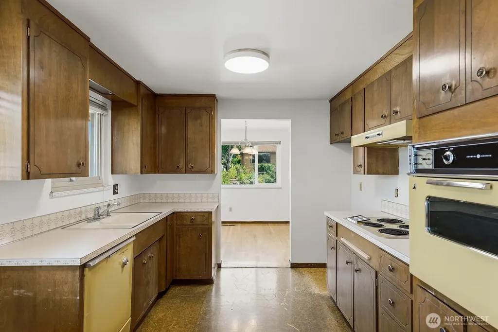 3751 SW Rose Street Seattle WA 98126