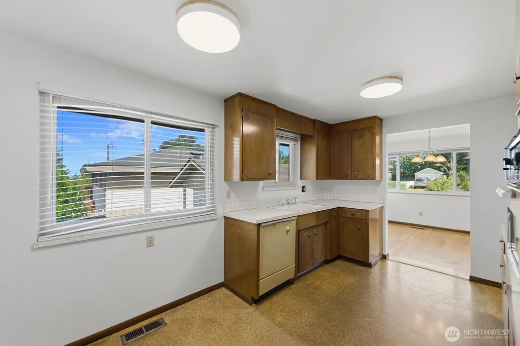 3751 SW Rose Street Seattle WA 98126