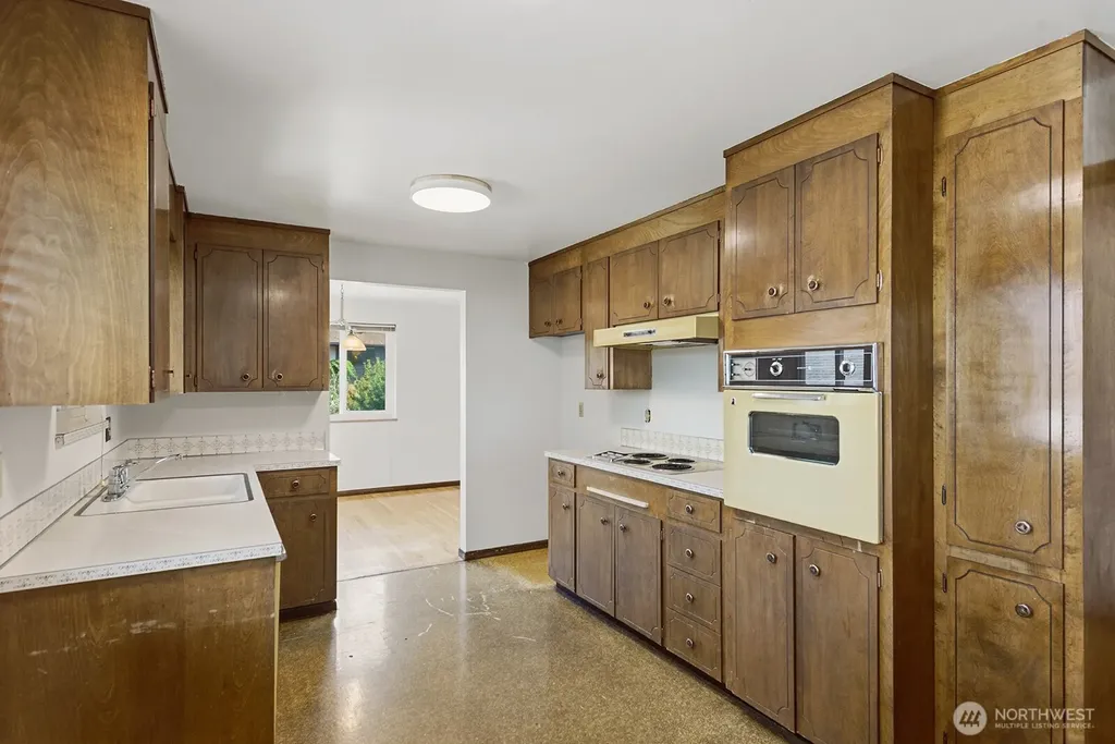 3751 SW Rose Street Seattle WA 98126