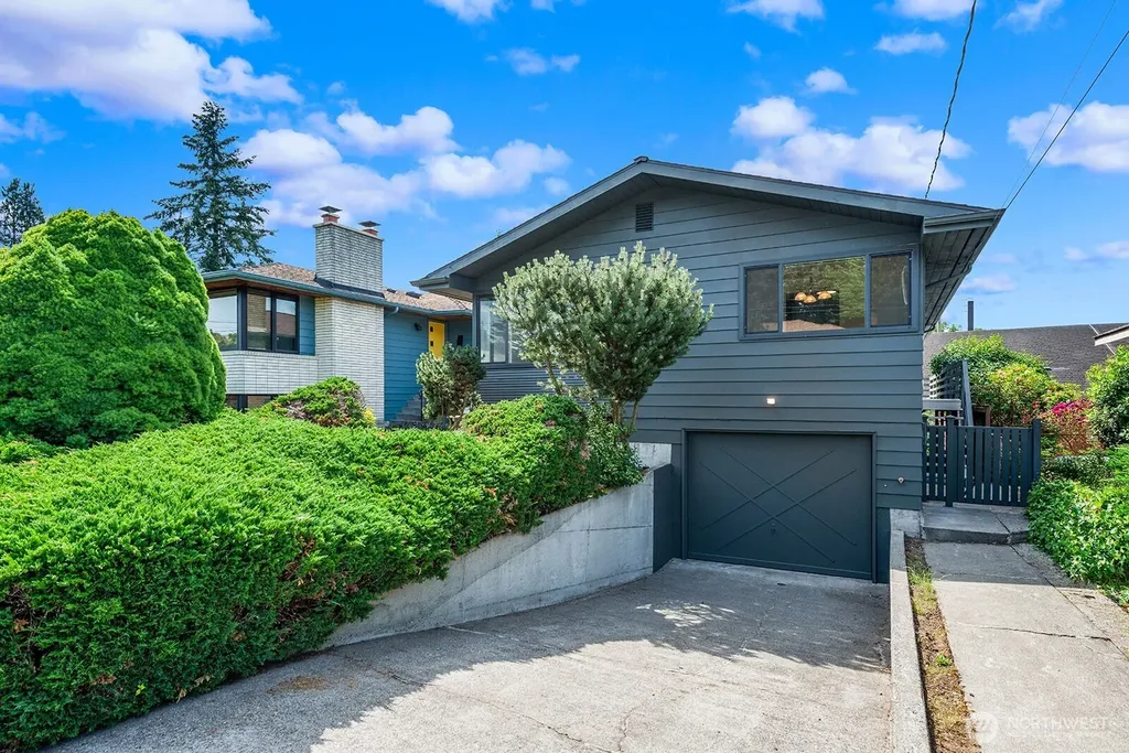 3751 SW Rose Street Seattle WA 98126