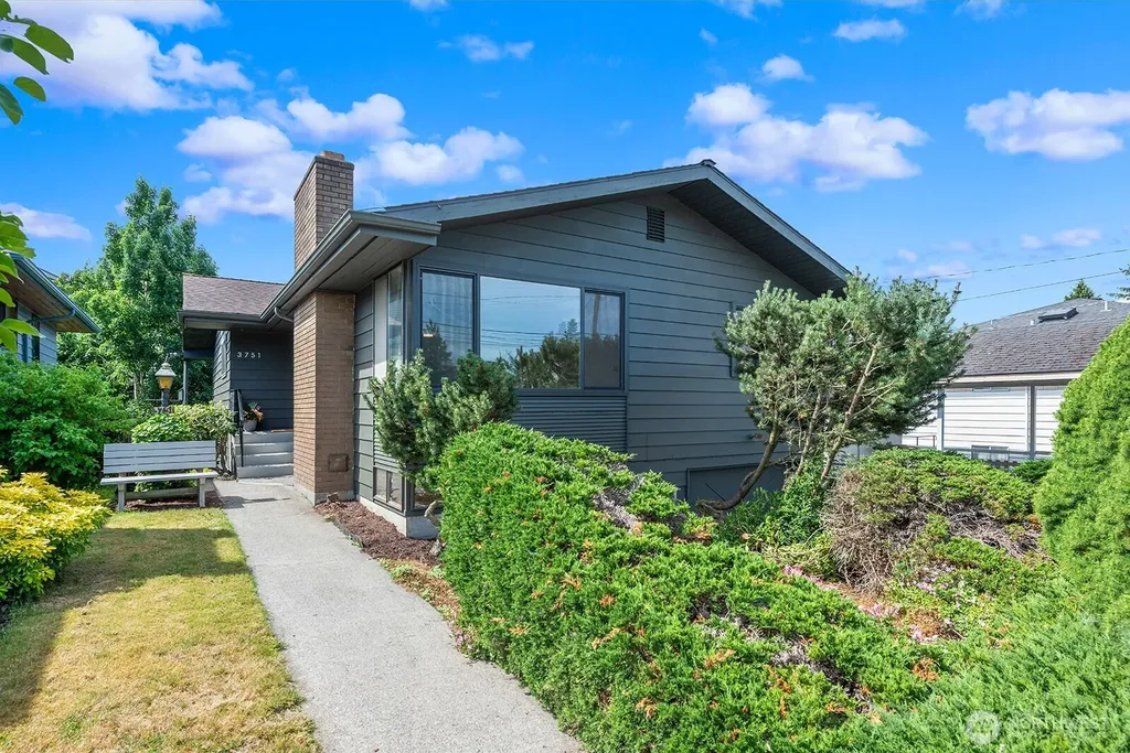 3751 SW Rose Street Seattle WA 98126