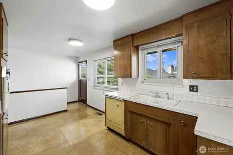 3751 SW Rose Street Seattle WA 98126