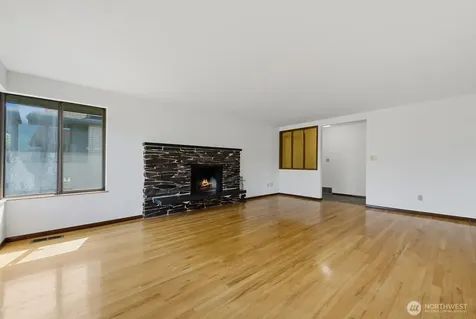3751 SW Rose Street Seattle WA 98126