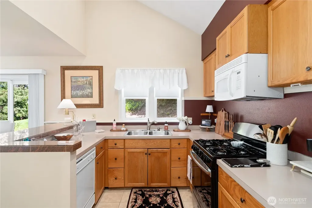 1524 Marine Drive Bremerton WA 98312