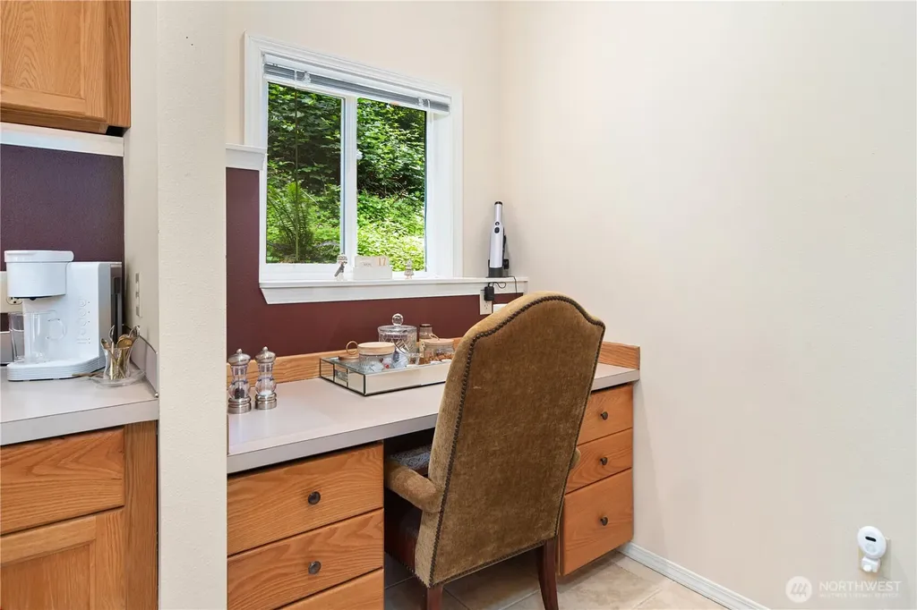 1524 Marine Drive Bremerton WA 98312