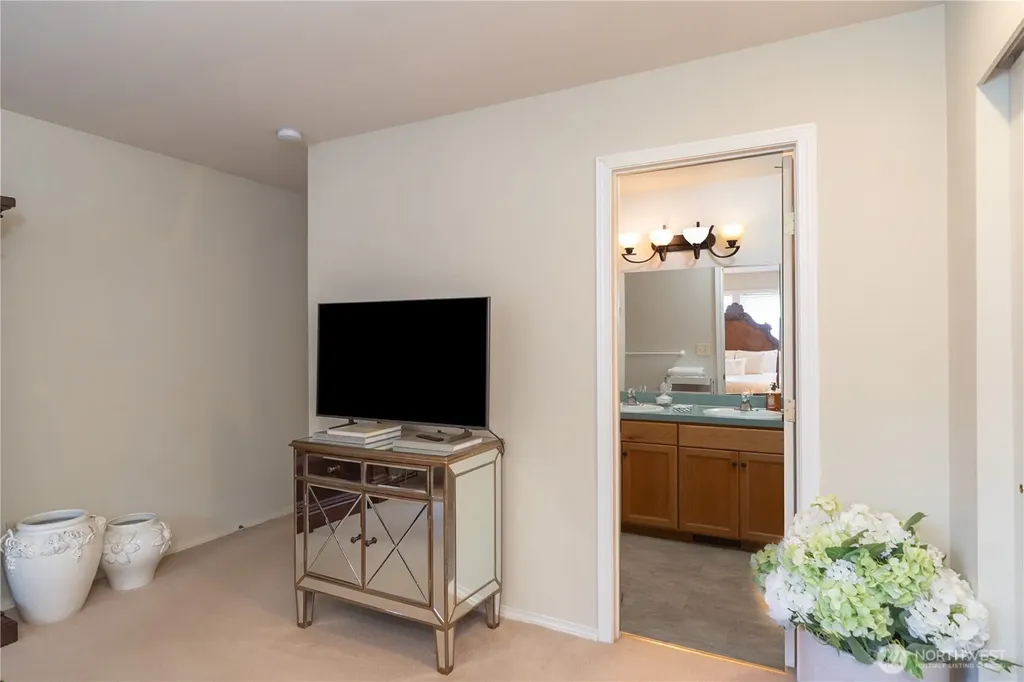 1524 Marine Drive Bremerton WA 98312