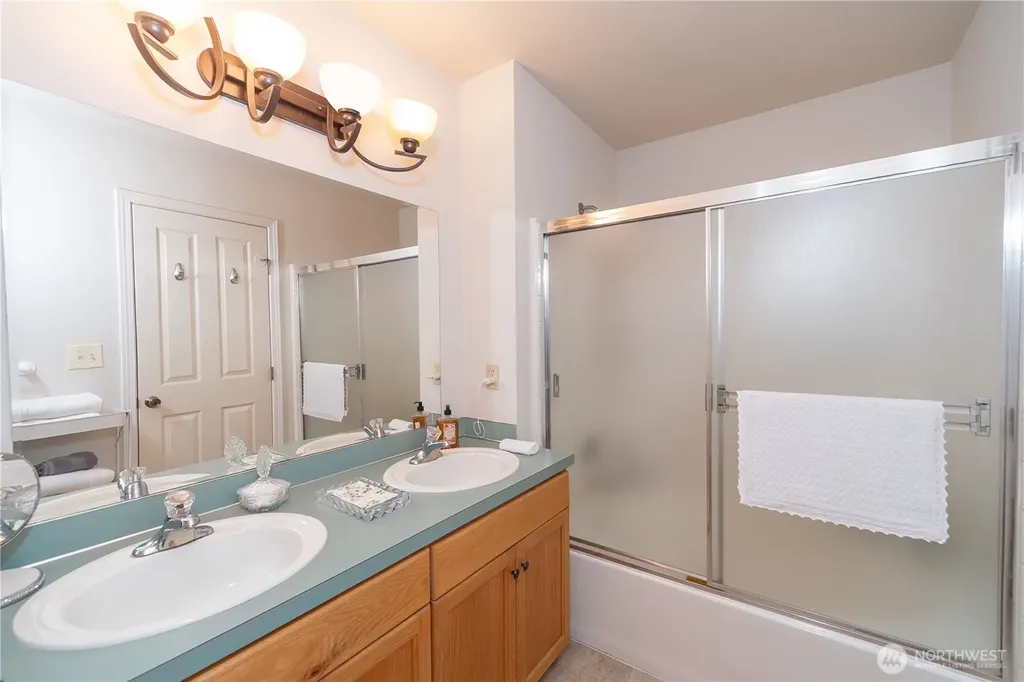 1524 Marine Drive Bremerton WA 98312