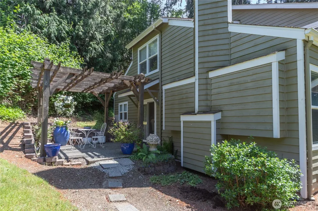 1524 Marine Drive Bremerton WA 98312