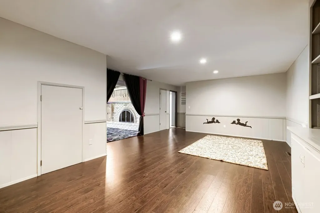 24714 SE Mirrormont Way Issaquah WA 98027
