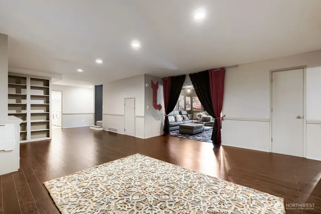 24714 SE Mirrormont Way Issaquah WA 98027