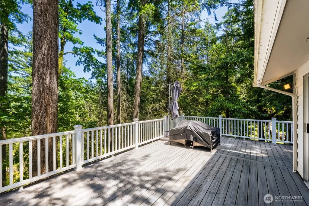 24714 SE Mirrormont Way Issaquah WA 98027
