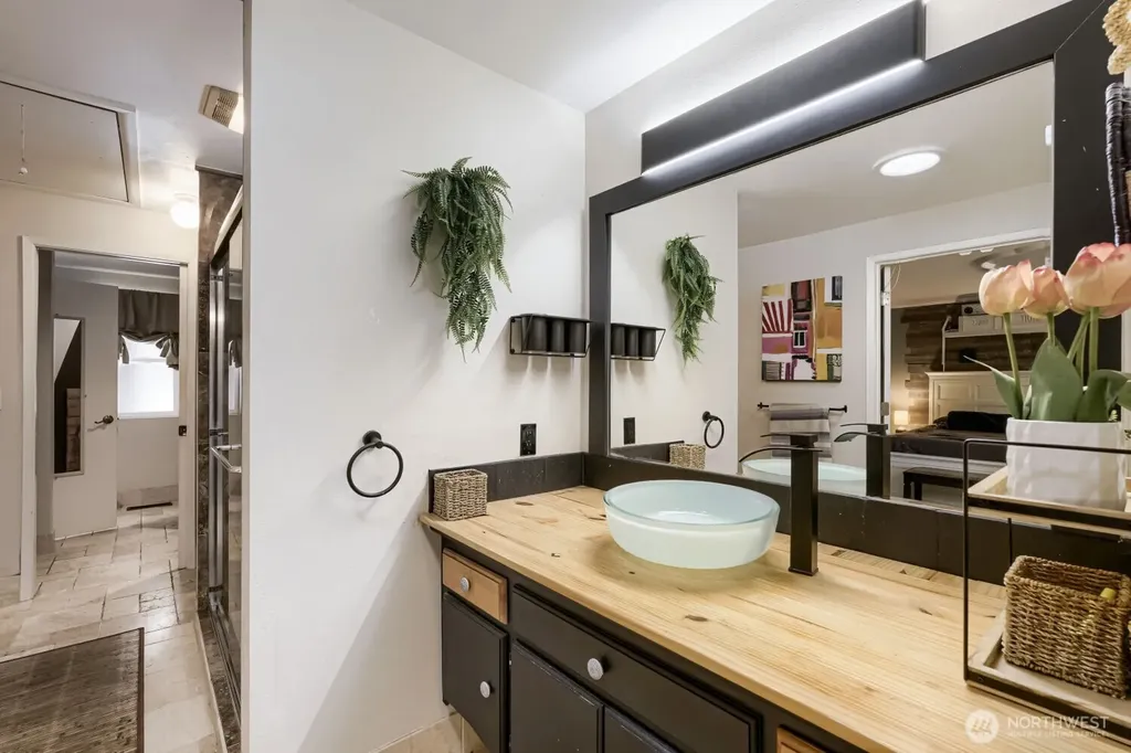 24714 SE Mirrormont Way Issaquah WA 98027