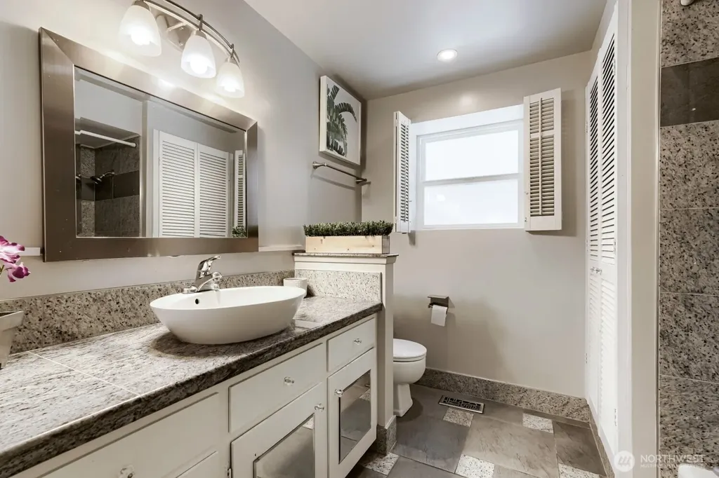 24714 SE Mirrormont Way Issaquah WA 98027