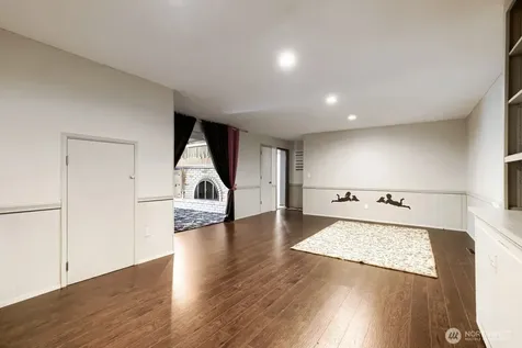 24714 SE Mirrormont Way Issaquah WA 98027