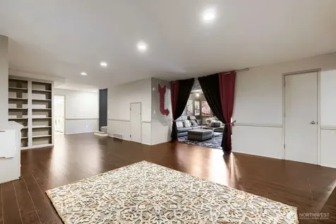 24714 SE Mirrormont Way Issaquah WA 98027