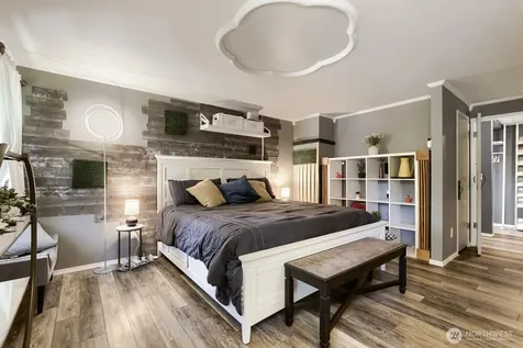 24714 SE Mirrormont Way Issaquah WA 98027