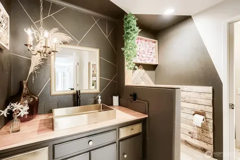 24714 SE Mirrormont Way Issaquah WA 98027