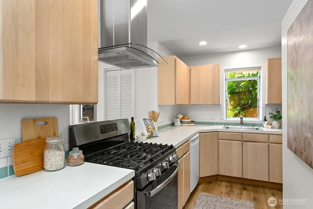 4018 59th Avenue SW Seattle WA 98116