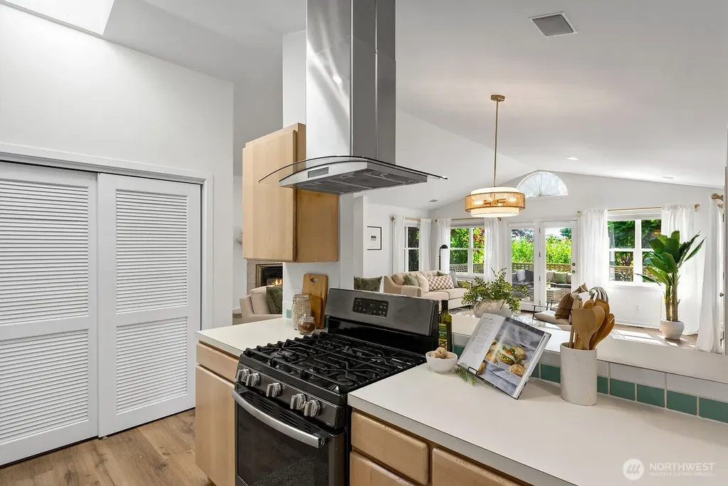 4018 59th Avenue SW Seattle WA 98116