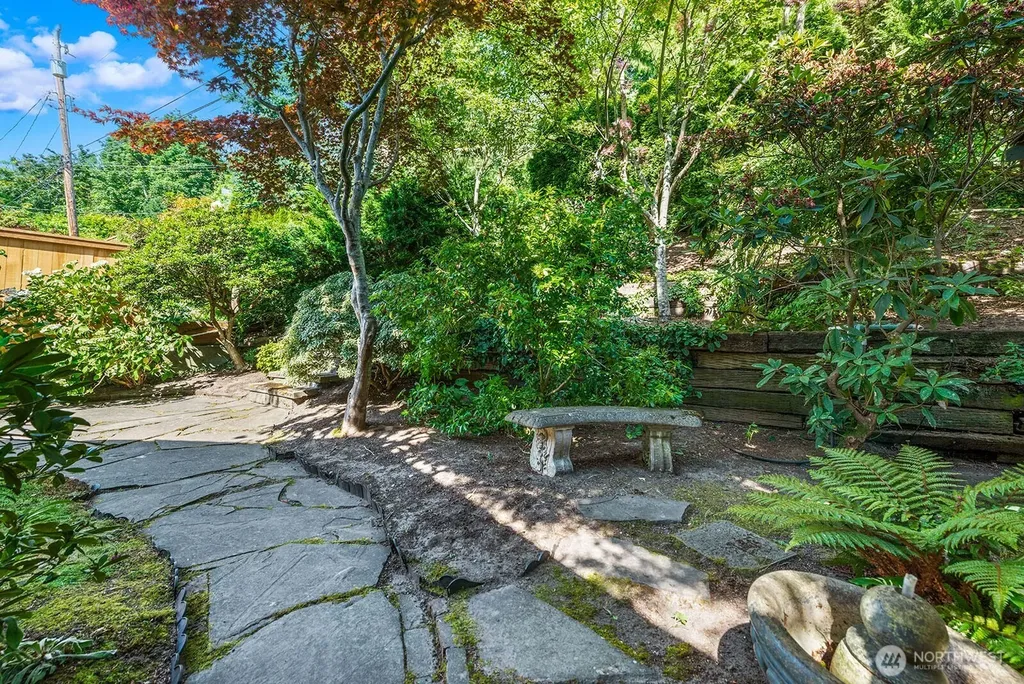 4018 59th Avenue SW Seattle WA 98116